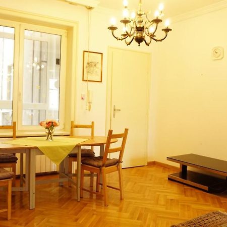 Green Land Apartment Belgrado Buitenkant foto