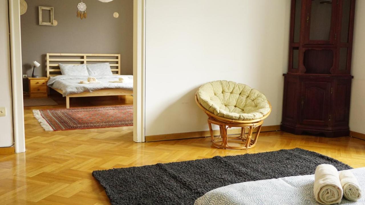 Green Land Apartment Belgrado Buitenkant foto