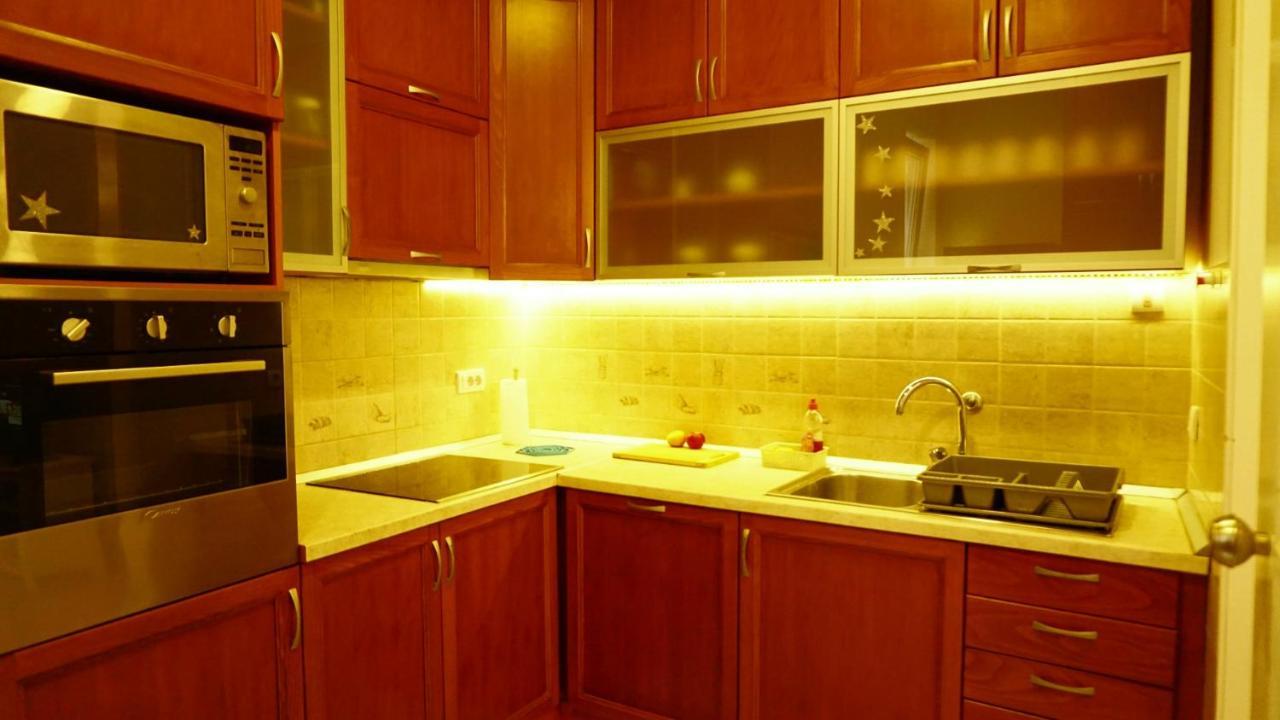 Green Land Apartment Belgrado Buitenkant foto