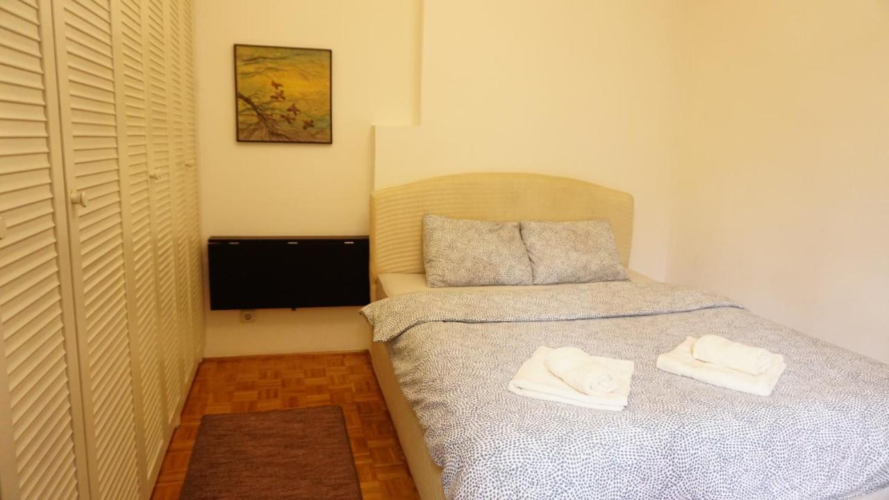 Green Land Apartment Belgrado Buitenkant foto