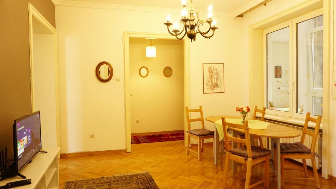 Green Land Apartment Belgrado Buitenkant foto