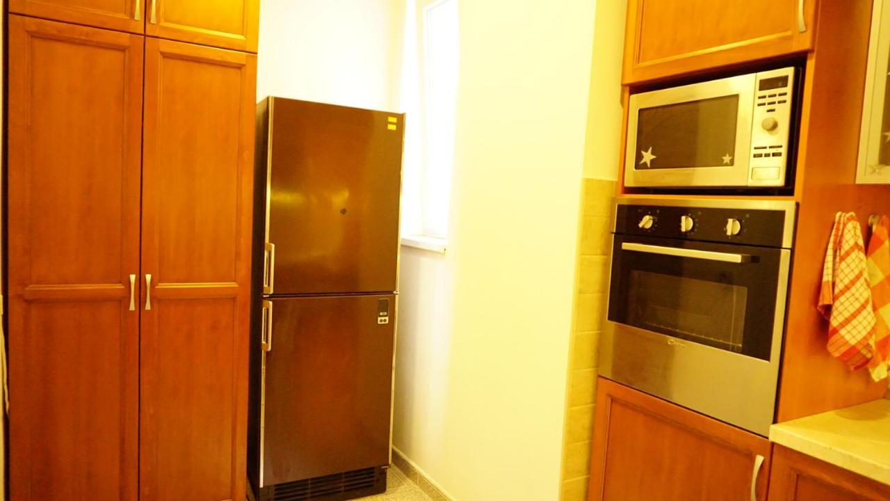 Green Land Apartment Belgrado Buitenkant foto